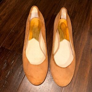 Michael Kors Tan Suede Flats with Gold Accents. Women’s Size 7.5